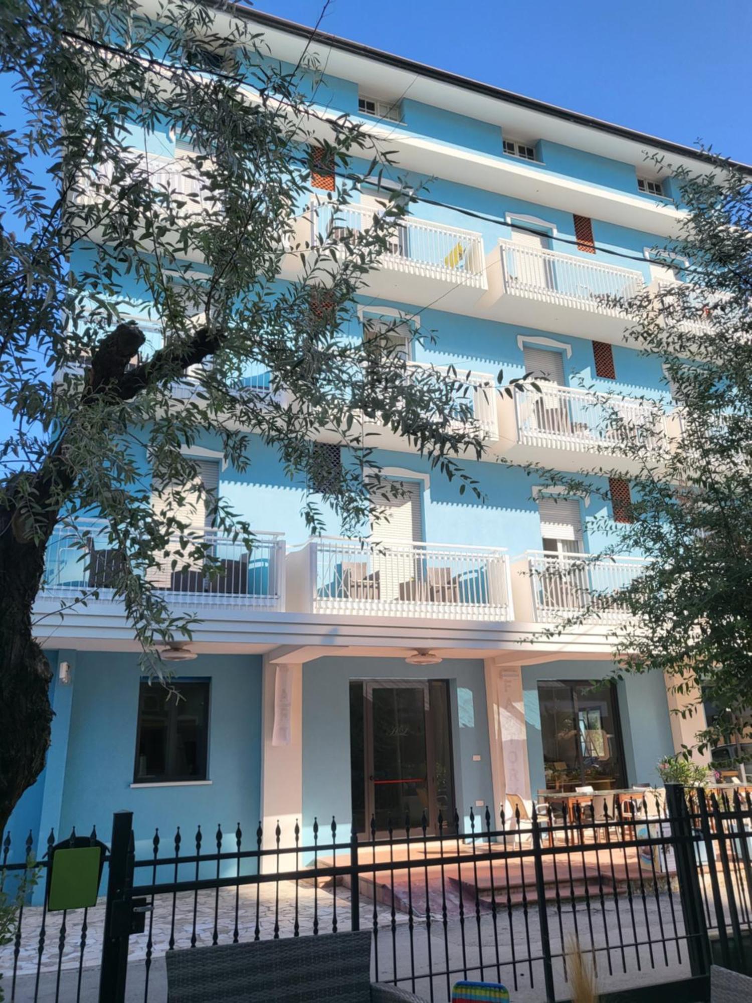 Hotel Lauretta Беллария-Иджеа-Марина Экстерьер фото