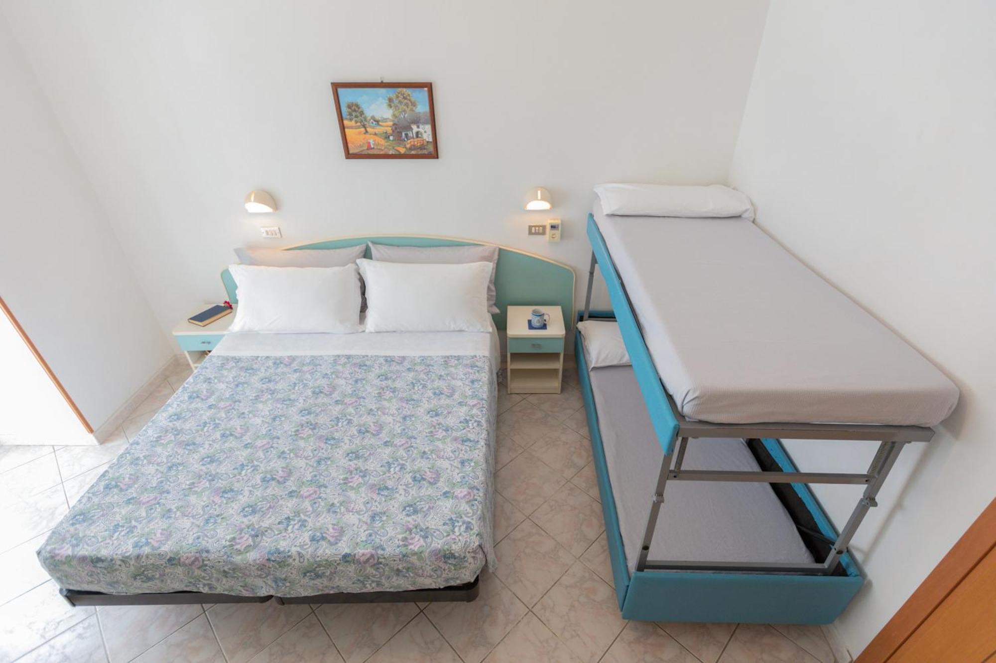 Hotel Lauretta Беллария-Иджеа-Марина Экстерьер фото