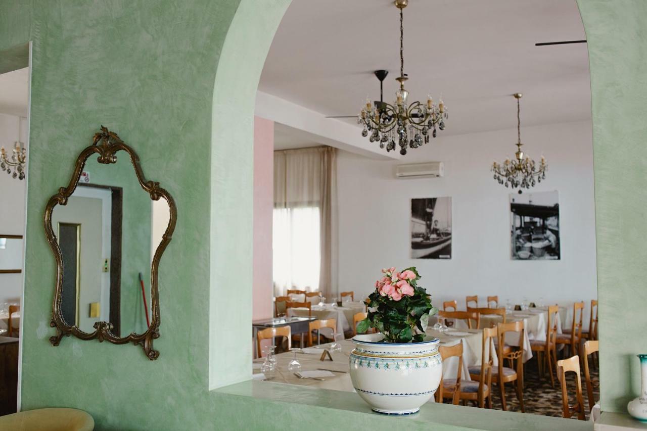 Hotel Lauretta Беллария-Иджеа-Марина Экстерьер фото