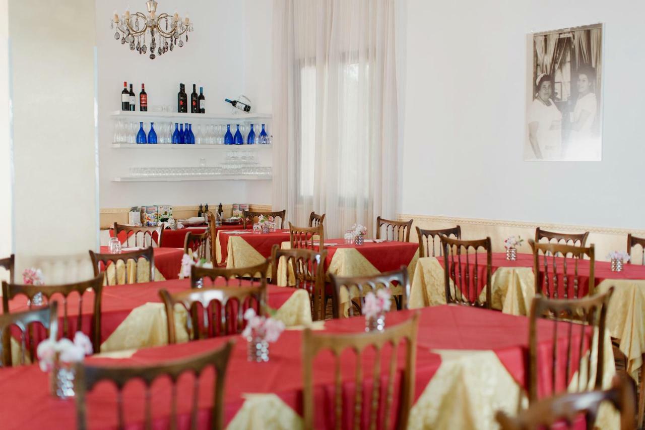 Hotel Lauretta Беллария-Иджеа-Марина Экстерьер фото
